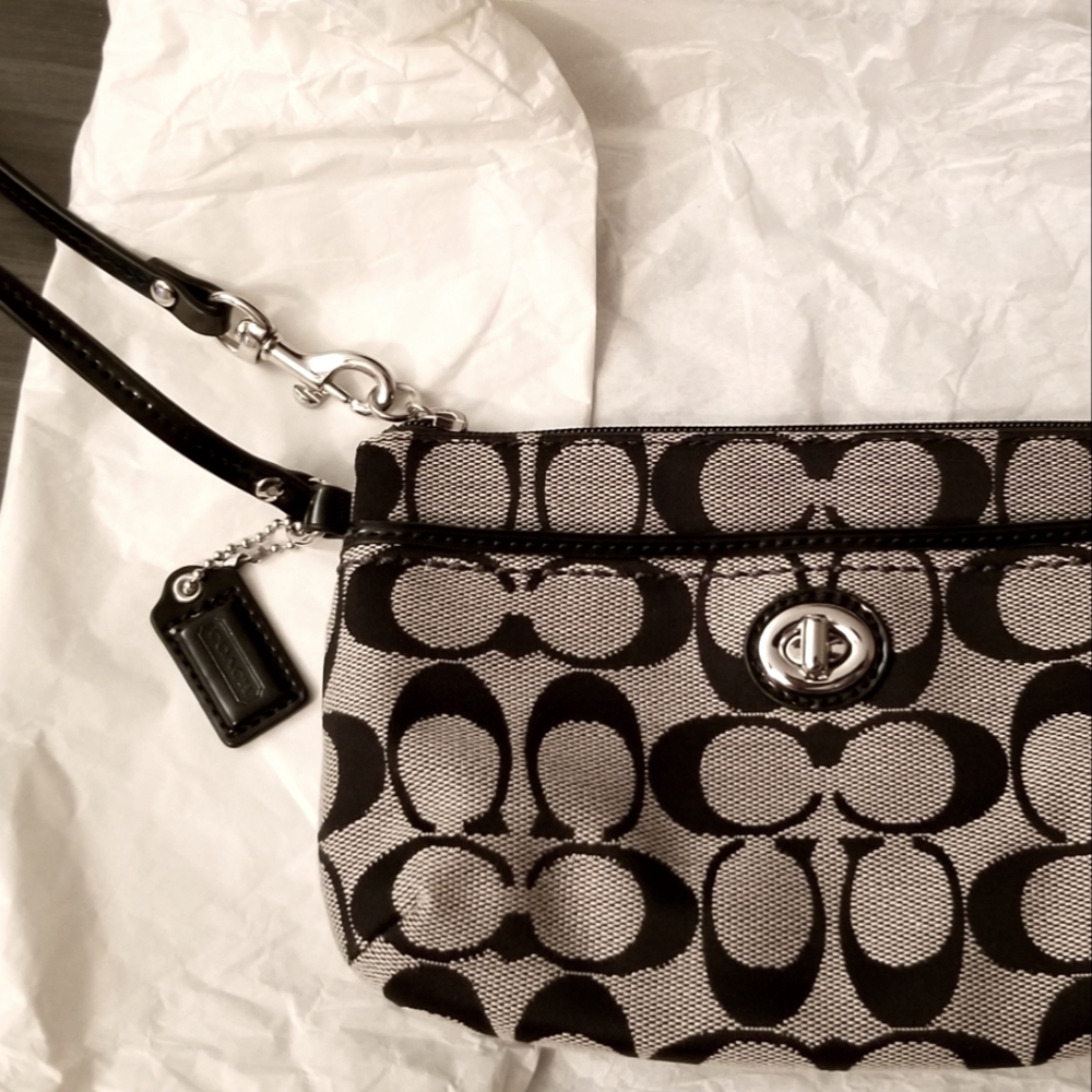 Coach black/gray wristlet